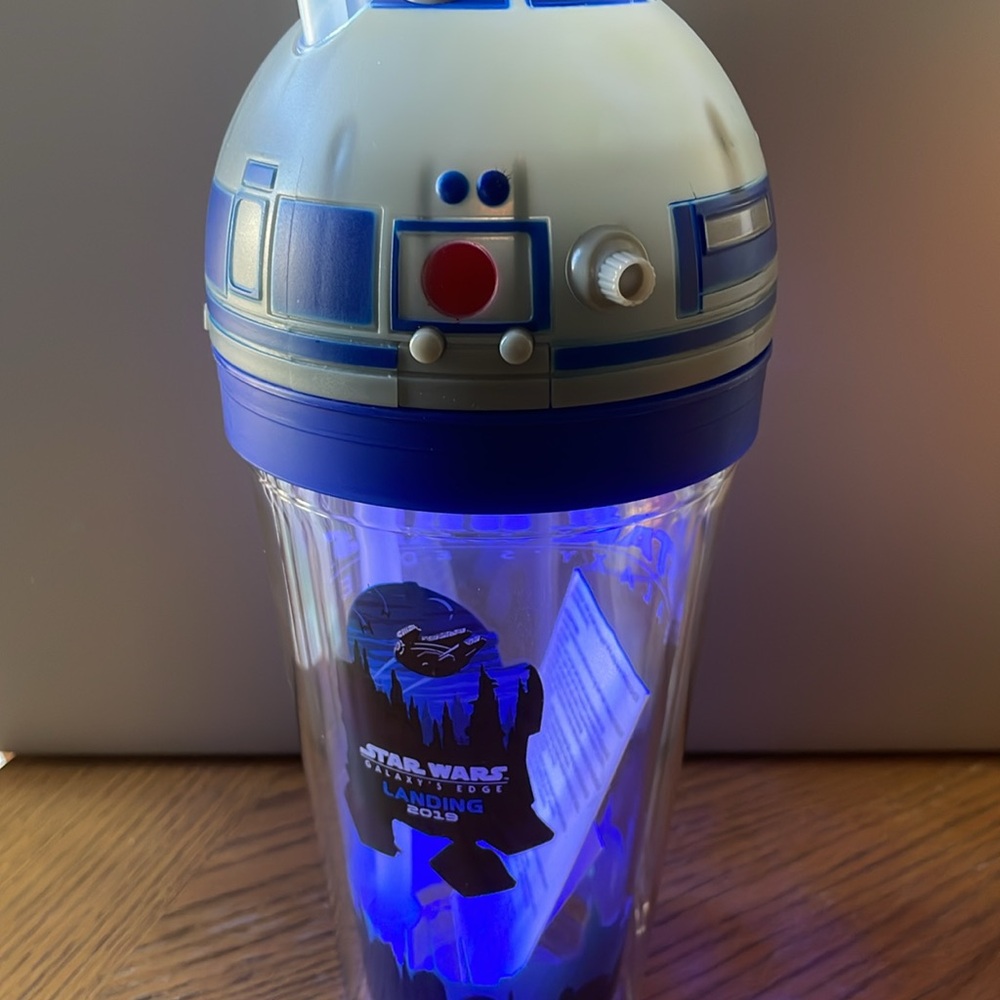 Authentic Disney Park Star Wars Galaxy Edge Light Up & Sound Tumbler w straw NEW - Picture 8 of 9